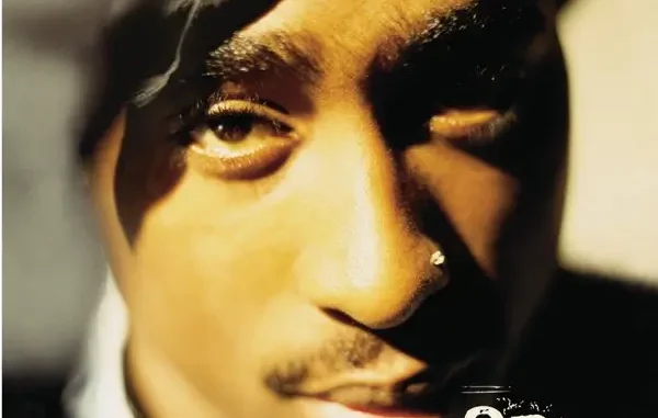 2pac - Hit Em Up ft. Outlawz 2pac - Hit Em Up ft. Outlawz